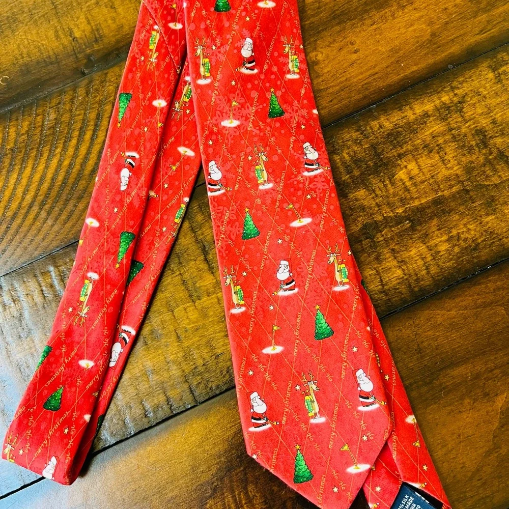 John Ashford Mens 100 % Silk Golf Santa Christmas tie